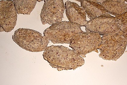Haselnussklößchen in Bouillon 19