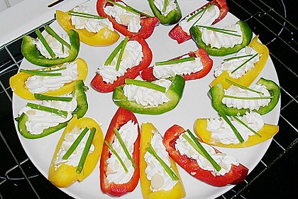 Paprikaschiffchen mit Frischk&auml;se 2