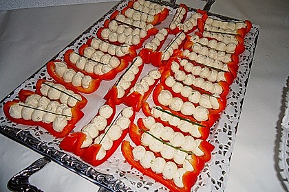Paprikaschiffchen mit Frischk&auml;se 7