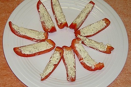 Paprikaschiffchen mit Frischk&auml;se 12