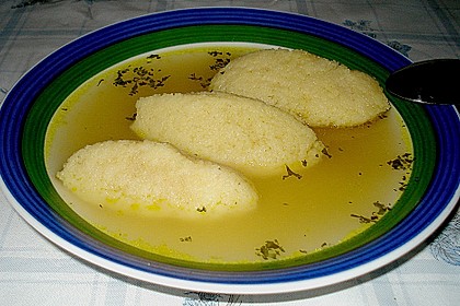 Griessnockerl (Suppeneinlage) 19