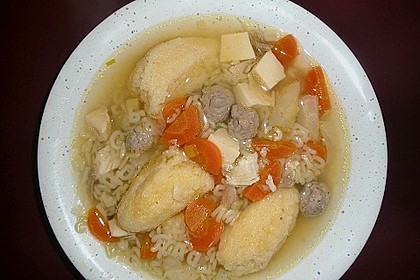 Griessnockerl (Suppeneinlage) 26