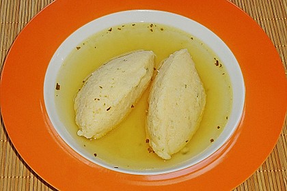 Griessnockerl (Suppeneinlage) 14