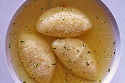 Griessnockerl (Suppeneinlage) 4