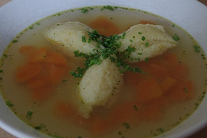 Griessnockerl (Suppeneinlage) 22