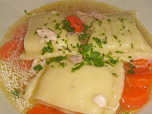 Maultaschensuppe (Rezept mit Bild) von Skati | Chefkoch.de