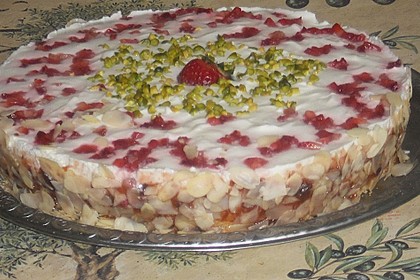 Joghurttorte mit Beeren 2