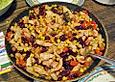 Fajitas mit Tortillas, Kidneybohnen, Sauerrahm und Guacamole