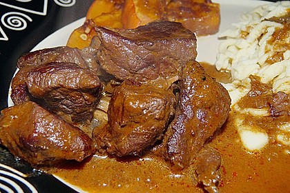 Delikates Wildgulasch mit Spätzle 10