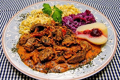 Delikates Wildgulasch mit Spätzle 4