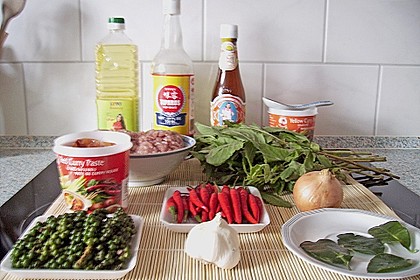 Schweinehackfleisch mit gr&uuml;nem Pfeffer - Mou Phad Kaphrao Prik Thai Sod