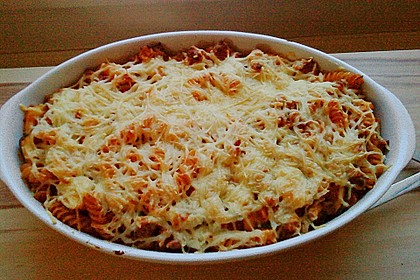 Nudelauflauf mit Chili - Hackfleisch - So&szlig;e