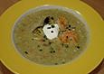 Brokkolicremesuppe mit Kr&auml;utern und Paprika