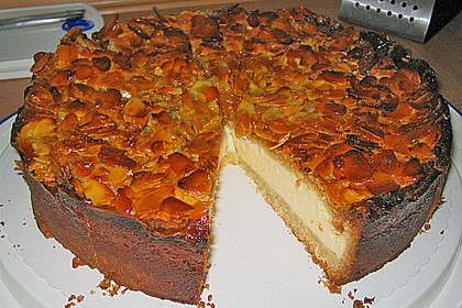 Quarkkuchen mit Mandelhaube