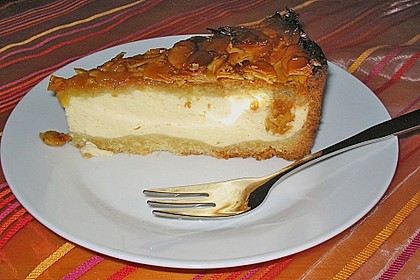 Quarkkuchen mit Mandelhaube 1
