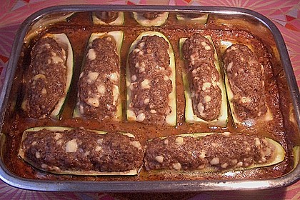 Annas gefüllte Zucchini im Tomatenbett 7