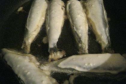 Gebackene kleine Fische 6