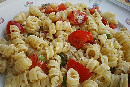 Sommer - Spaghetti mit kalter Tomatenso&szlig;e 1