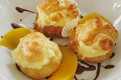 Kokoswindbeutel mit Pfirsich - Joghurt - Creme 1