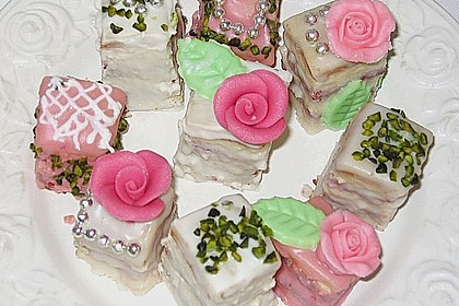 Petits Fours 16