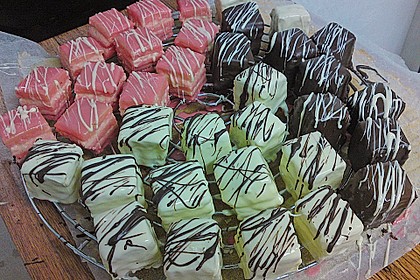 Petits Fours 25