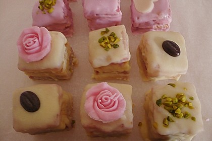 Petits Fours 40