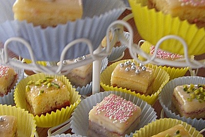 Petits Fours 32