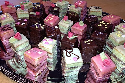 Petits Fours 44