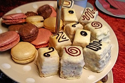 Petits Fours 34