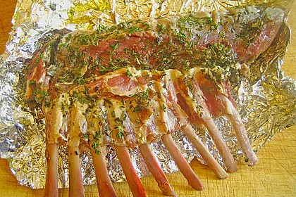 Lammkarree an Ratatouille und Kartoffelvierteln 2