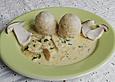 Semmelkn&ouml;del mit Pilzragout