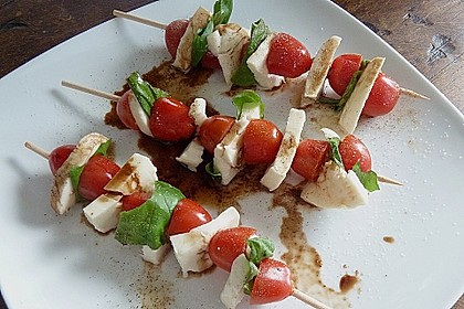 Mozzarella - Tomaten Spieße 12