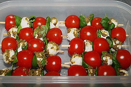 Mozzarella - Tomaten Spieße 2
