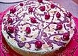 K&auml;setorte mit Kirschen