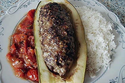 Mit Hackfleisch gefüllte Zucchini 15