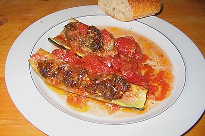 Mit Hackfleisch gefüllte Zucchini 6