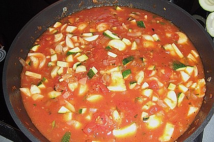 Mit Hackfleisch gefüllte Zucchini 24