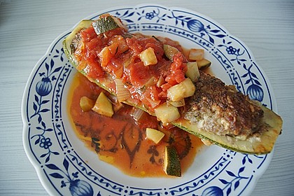 Mit Hackfleisch gefüllte Zucchini 3