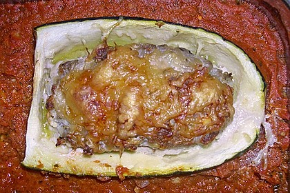 Mit Hackfleisch gefüllte Zucchini 11