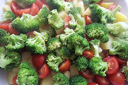 Kartoffelauflauf mit Brokkoli und Tomaten 7