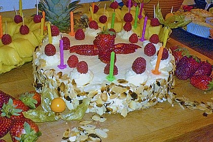 Gestreckte Buttercremetorte 1