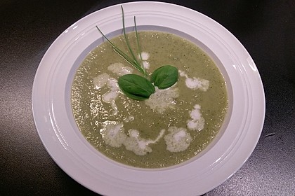 Brokkoli - Basilikum Suppe 11