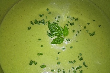 Brokkoli - Basilikum Suppe 8