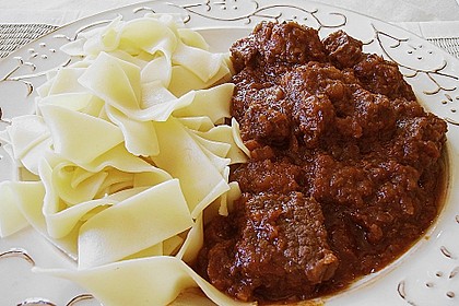 Rindergulasch, rostbraun 2