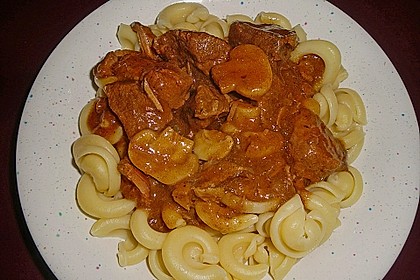 Rindergulasch, rostbraun 15