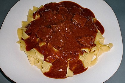 Rindergulasch, rostbraun 16