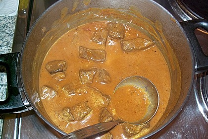Rindergulasch, rostbraun 17