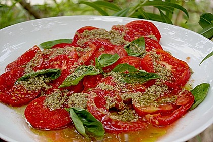 Tomatensalat mit Pesto 1