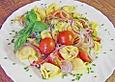 Tortellinisalat mit Tomaten