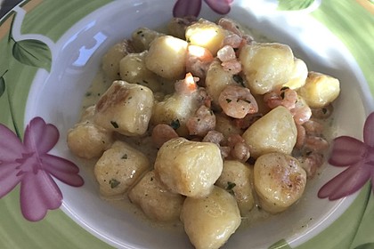 Gnocchi mit Garnelen-Trüffel-Kräuter-Soße 1